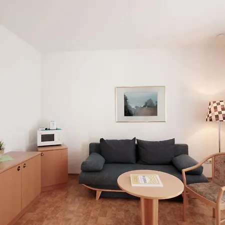 Apartment Hans By Rujana Binz